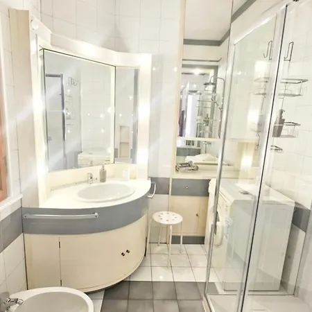 Air Conditioned Little Penthouse With Terrace In Appartamento