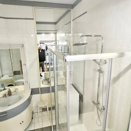 Cozy Little Penthouse With Terrace In 公寓 *