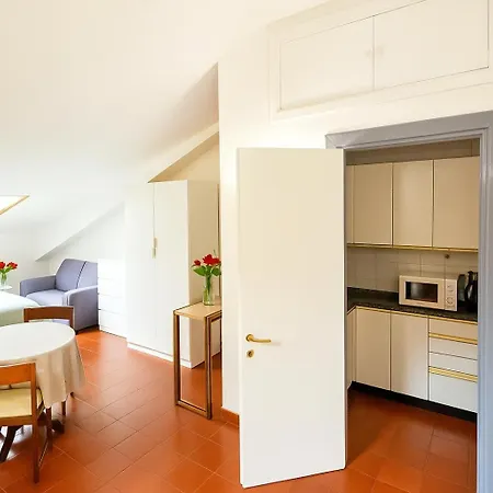 Cozy Little Penthouse With Terrace In