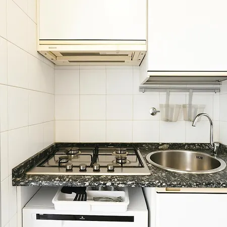 Air Conditioned Little Penthouse With Terrace In *
